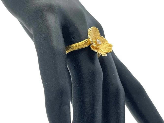 Bague 57 Parure fleur design - Bague et boucles d’oreilles en or jaune 18 carats avec diamants 58 Facettes