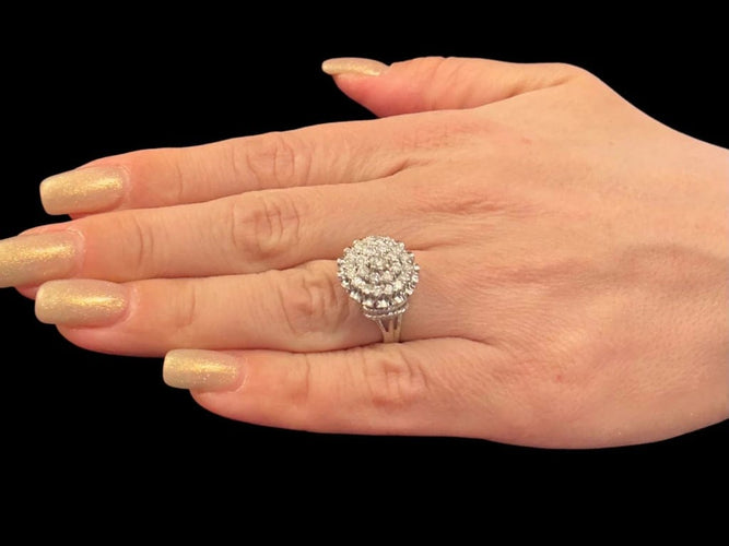 Bague 55 Bague cocktail vintage Art déco en or blanc 18 carats et diamants 58 Facettes
