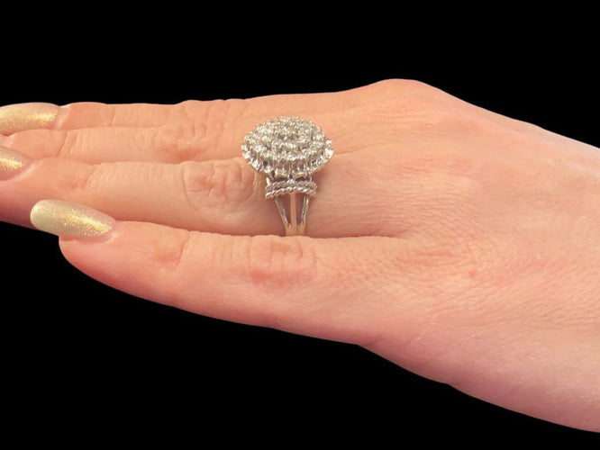 Bague 55 Bague cocktail vintage Art déco en or blanc 18 carats et diamants 58 Facettes