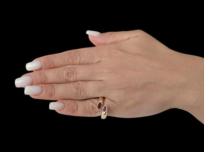 Bague 51 Cartier Ellipse - Bague à deux têtes en or jaune 18 carats et rubis 58 Facettes