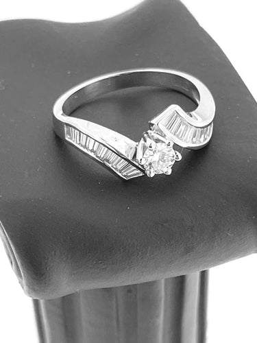Bague 59 Bague italienne en or blanc 18 carats et diamants 58 Facettes