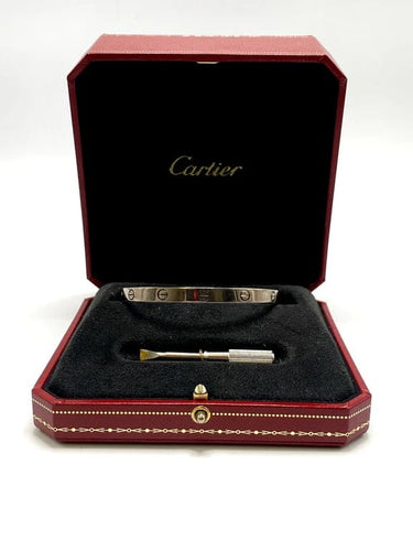 Bracelet Cartier Love Classique - Bracelet en or gris 18k (T. 19) 58 Facettes