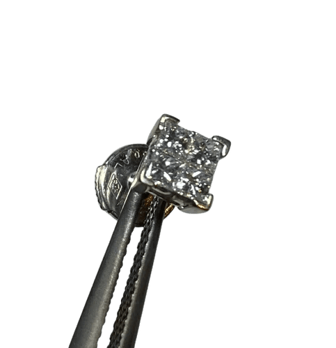 Boucles d'oreilles Boucles d'oreilles puces en or blanc 18K et diamants taille princesse 58 Facettes