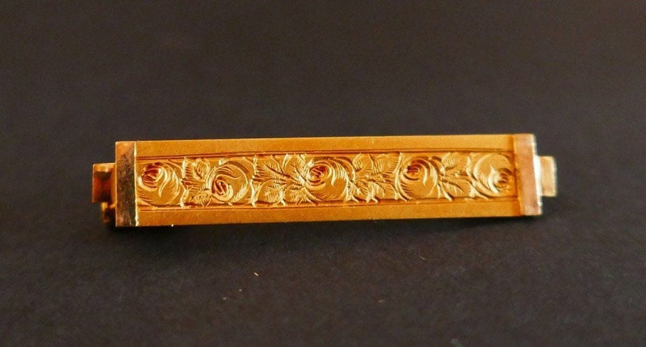 Broche Broche barrette de bébé Art déco en or jaune 18 carats 58 Facettes