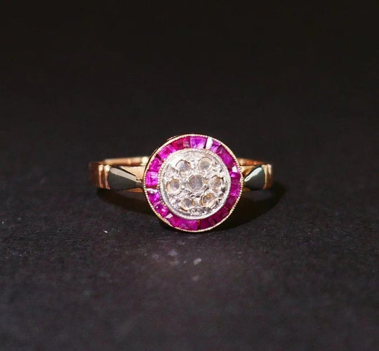 Bague 56 Bague Art déco en or 18 carats avec diamants et rubis calibrés 58 Facettes