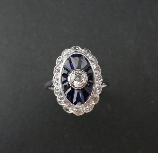 Bague 51.5 Bague Art déco en or blanc 18 carats avec diamants et saphirs 58 Facettes