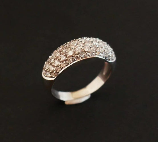Bague 54.5 Bague pavée de diamants en or blanc 18 carats 58 Facettes