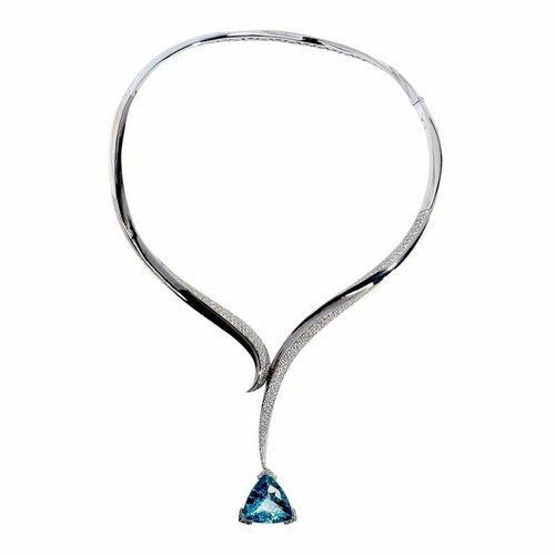 Collier Collier topaze bleue et diamants en or blanc 18 carats 58 Facettes IG-200283