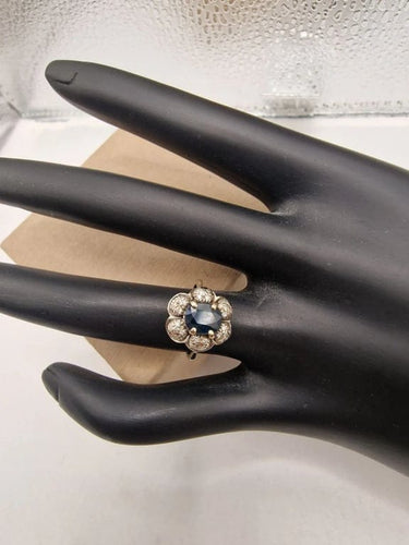 Bague 48 Bague cluster vintage en or blanc 18 carats et saphirs 58 Facettes