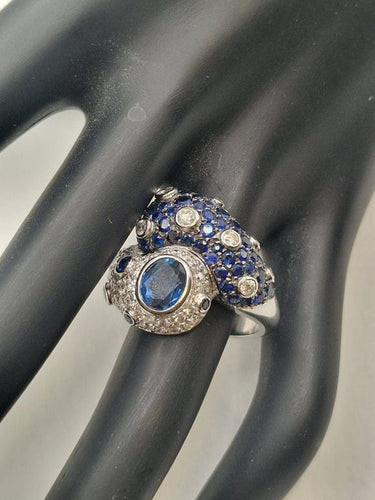 Bague 58 Bague cocktail en or blanc 18 carats avec saphirs et diamants 58 Facettes