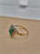 Bague 52 Bague ancienne en or blanc 18 carats et argent avec émeraude cabochon 58 Facettes