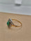 Bague 52 Bague ancienne en or blanc 18 carats et argent avec émeraude cabochon 58 Facettes