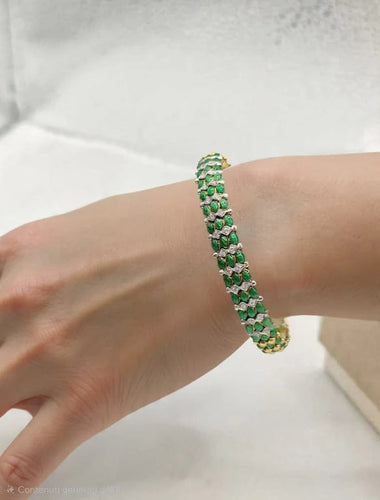 Bracelet Bracelet vintage en or blanc et jaune 18 carats, émail vert et diamants 58 Facettes
