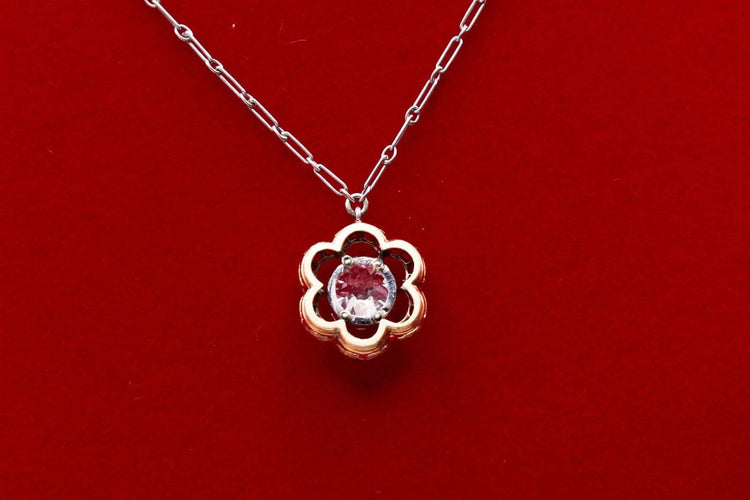 Collier Collier marguerite en or jaune, platine, diamant et rubis 58 Facettes 240285