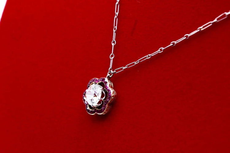 Collier Collier marguerite - Motif fleur en or jaune et platine, diamant et rubis 58 Facettes 240285