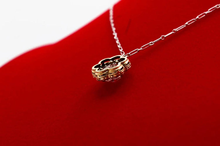 Collier Collier marguerite - Motif fleur en or jaune et platine, diamant et rubis 58 Facettes 240285