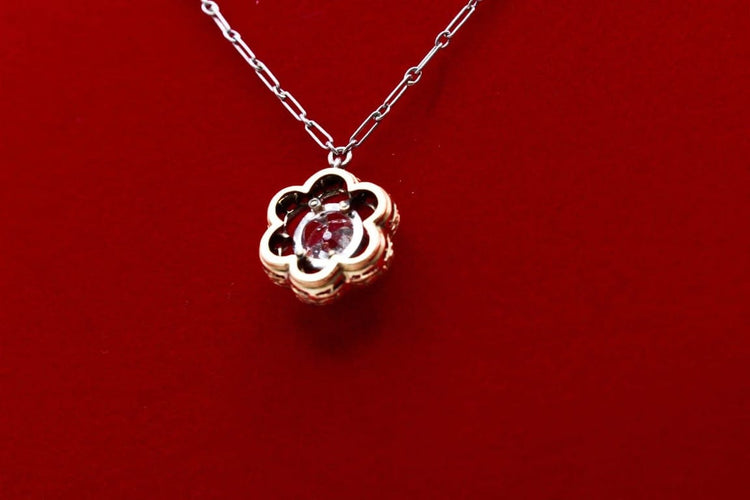 Collier Collier marguerite - Motif fleur en or jaune et platine, diamant et rubis 58 Facettes 240285