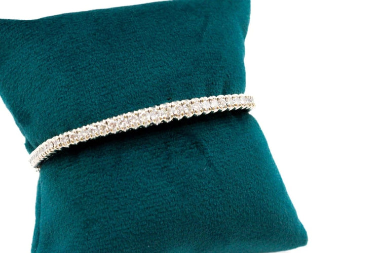 Bracelet Bracelet jonc ouvrant en or blanc 750 serti de diamants 58 Facettes 240034