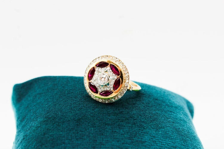 Bague 53 Bague ronde en or bicolore avec diamants et rubis 58 Facettes 250048