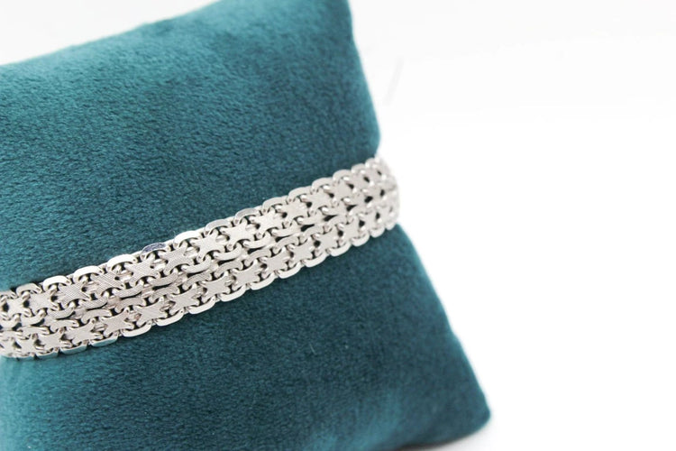 f81575ab-287a-47c7-5094-a89f64984600