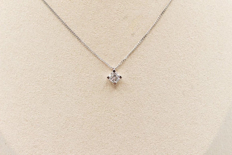 Pendentif Pendentif en or blanc 750 serti d’un diamant 0,37 ct 58 Facettes 250359