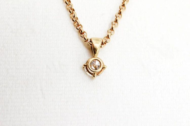 Pendentif Pendentif en or jaune 750/000 et diamants naturels 58 Facettes 240306