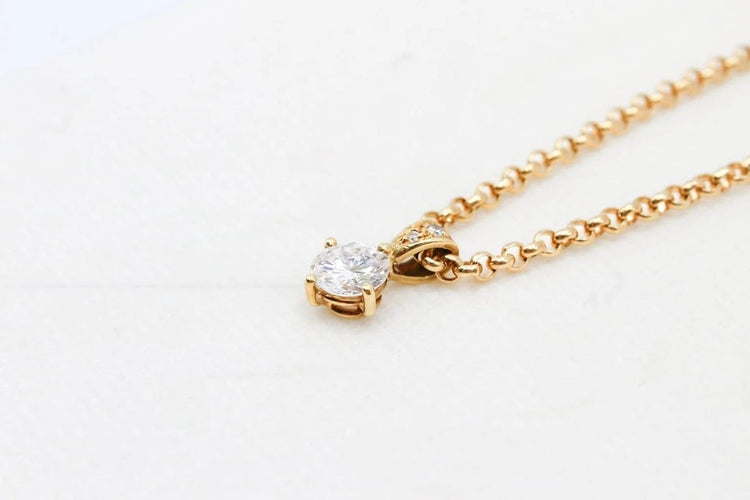 Pendentif Pendentif en or jaune 750/000 et diamants naturels 58 Facettes 240306