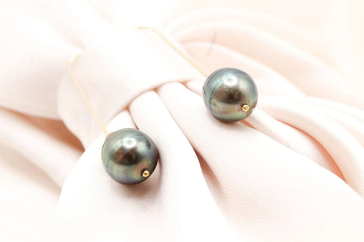 Boucles d'oreilles Boucles d'oreilles pendantes en or jaune 18 carats et perles de Tahiti 58 Facettes 250193