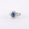 Bague 60 Bague chevalière jonc marguerite en platine, saphir et diamants 58 Facettes