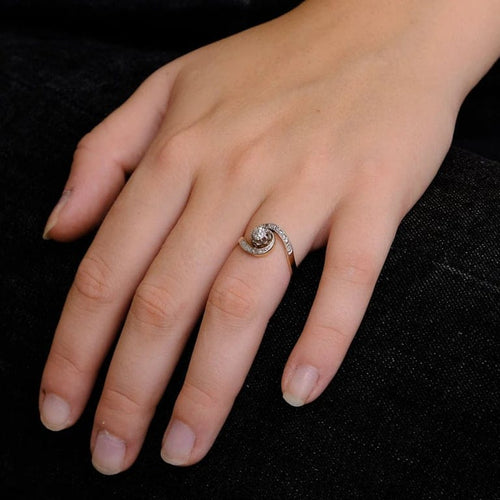 Bague 52 Bague Tourbillon en or jaune et blanc 18 carats sertie de diamants 58 Facettes