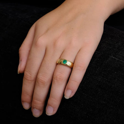 Bague 52 Bague jonc sertie d’une émeraude ronde en or jaune 18K 58 Facettes