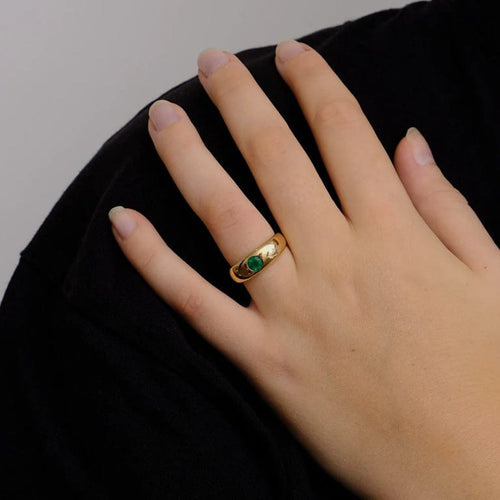 Bague 52 Bague jonc sertie d’une émeraude ronde en or jaune 18K 58 Facettes