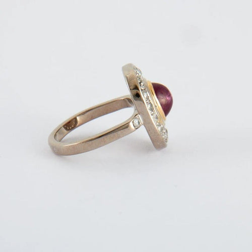 Bague 56 Bague rubis cabochon et diamants en or jaune et or blanc 750 58 Facettes
