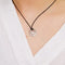 Pendentif Pendentif en or blanc 18 carats et diamants baguette 58 Facettes