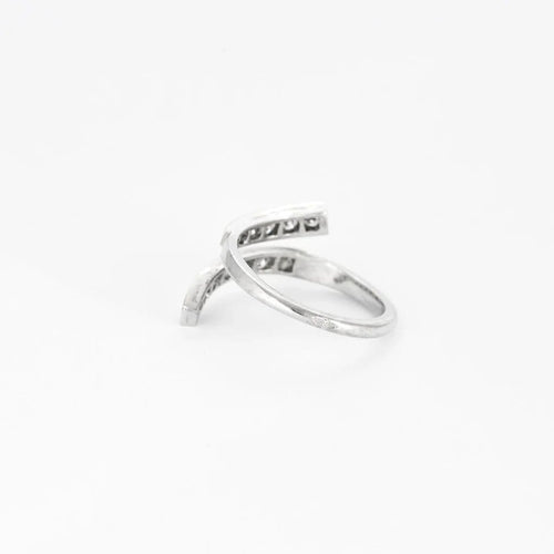 Bague 52 Bague vague en or blanc 18 ct et platine, diamants 58 Facettes