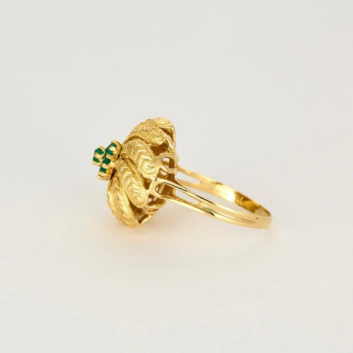 Bague 57 Bague dôme tourbillon en or jaune 750 sertie d’agates vertes 58 Facettes