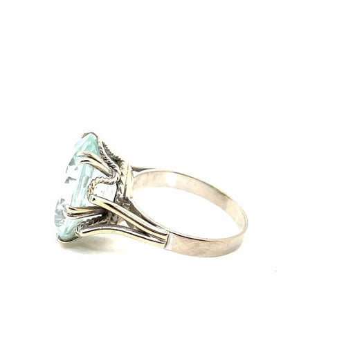 Bague 53.5 Bague ancienne à aigue-marine ovale en or blanc 18 ct 58 Facettes