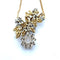 Collier Collier - Motif floral en or jaune avec opale, saphirs et diamants 58 Facettes