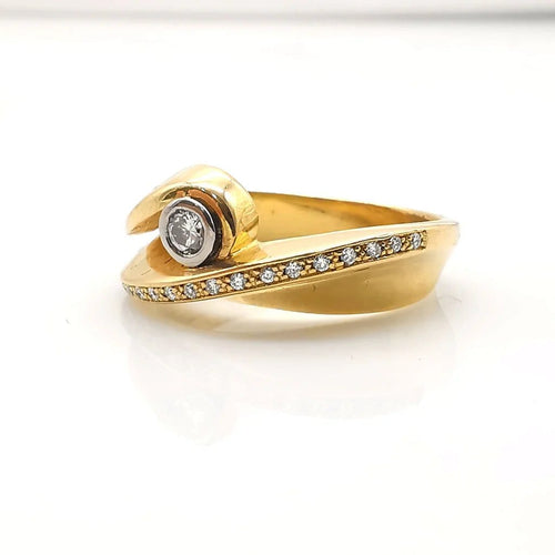 Bague 55 Bague en or jaune et diamants 58 Facettes