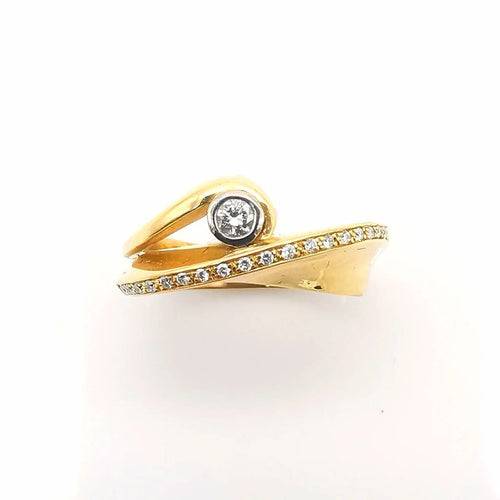 Bague 55 Bague en or jaune et diamants 58 Facettes