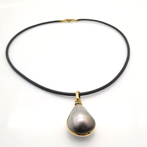 Collier Collier en or jaune 18 carats avec cordon en cuir et perle 58 Facettes