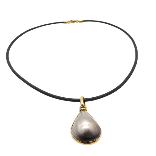 Collier Collier en or jaune 18 carats avec cordon en cuir et perle 58 Facettes