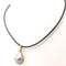 Collier Collier en or jaune 18 carats avec cordon en cuir et perle 58 Facettes