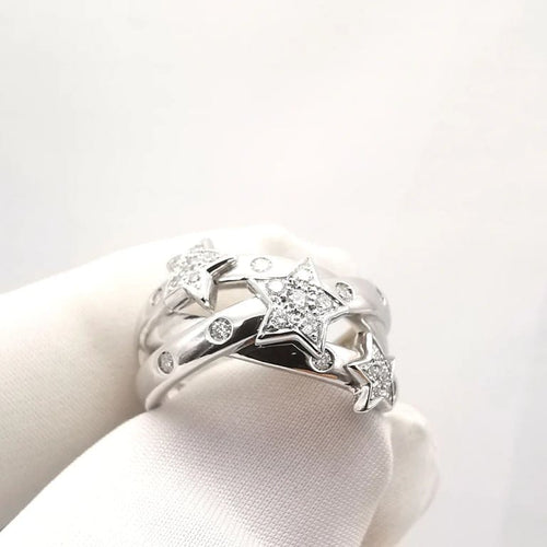Bague 59 Bague en or blanc 18 carats sertie de diamants 58 Facettes