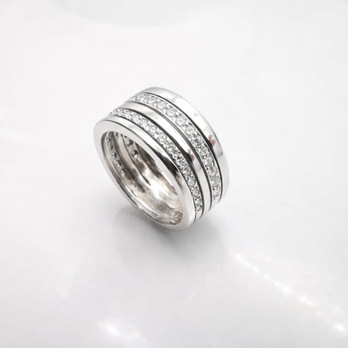 Bague 52 Bague en or blanc 18 carats sertie de diamants 58 Facettes