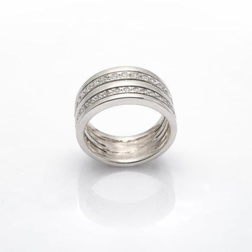 Bague 52 Bague en or blanc 18 carats sertie de diamants 58 Facettes