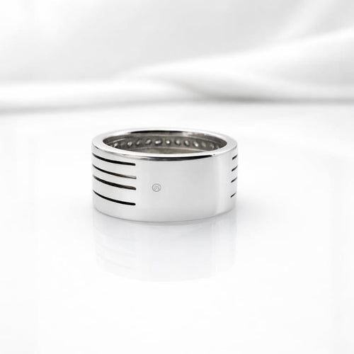 Bague 52 Bague en or blanc 18 carats sertie de diamants 58 Facettes