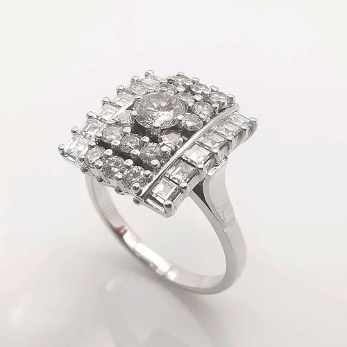 Bague 55 Bague en or blanc 18 carats sertie de diamants certifiés HRD 58 Facettes