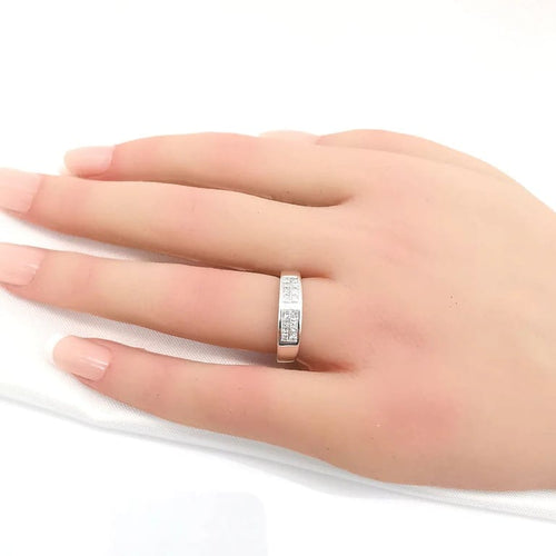 Bague 50 Alliance demi-tour en or blanc 18 carats et diamants 58 Facettes