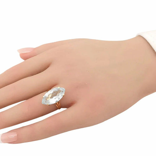 Bague 51 Bague en or jaune 18 carats sertie d’une aigue-marine 58 Facettes